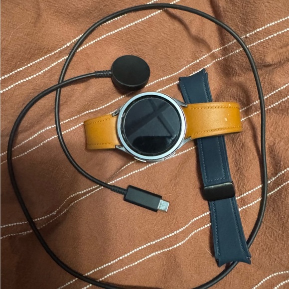 2024 Samsung Galaxy Classic 6 LTE - Picture 3 of 3